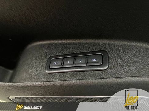 Used 2019 Chevrolet Suburban Premier AWD/4WD image 30