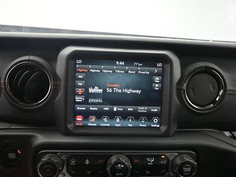 Used 2021 Jeep Gladiator Overland AWD/4WD image 24