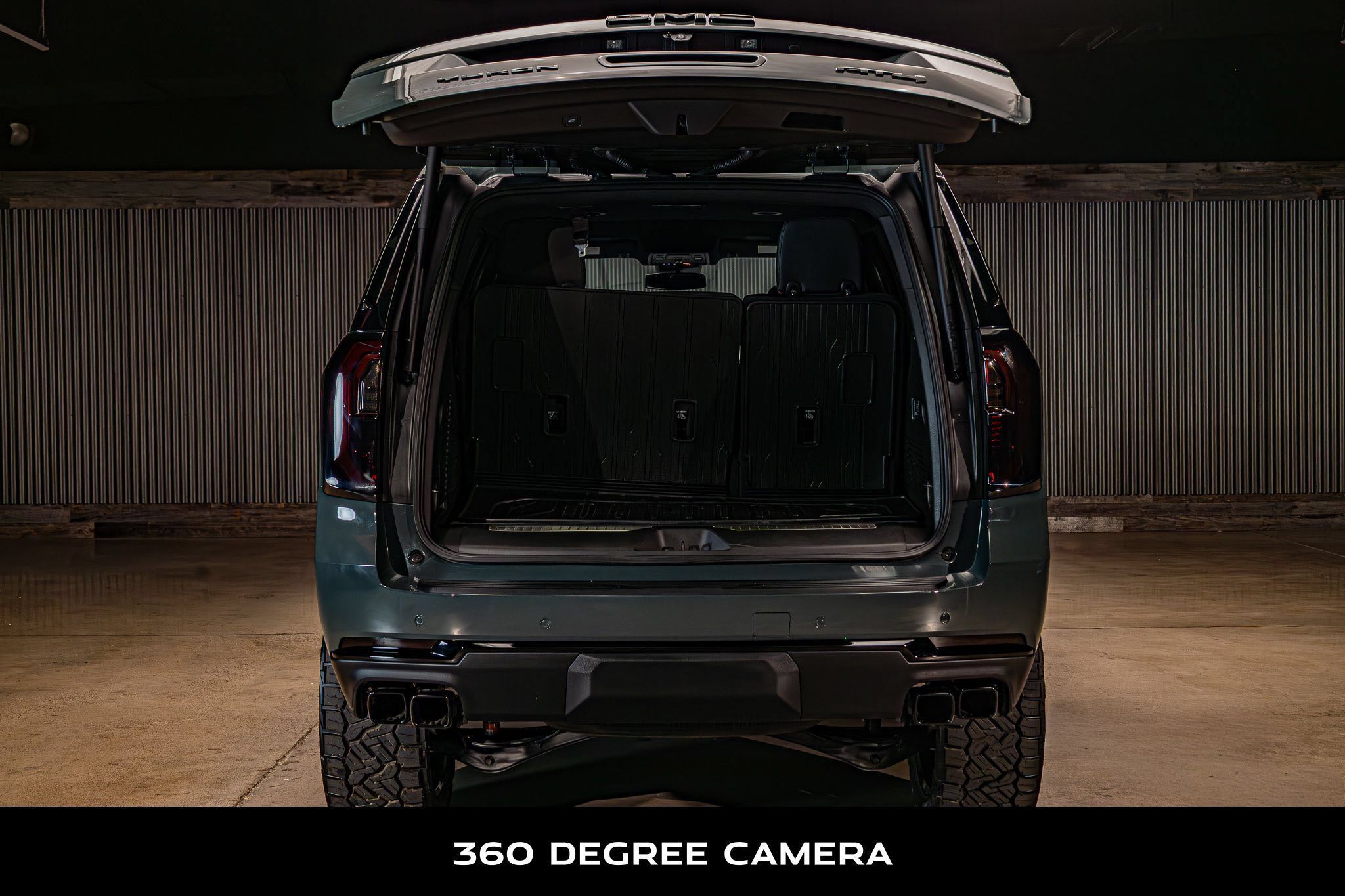 Used 2025 GMC Yukon AT4 w/ LPO, AT4 Appearance Package AWD/4WD image 9