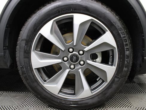 Used 2024 Ford Escape Platinum image 8