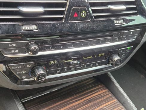 Used 2018 BMW M550i xDrive image 11