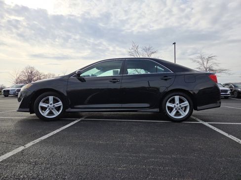 Used 2014 Toyota Camry SE image 11