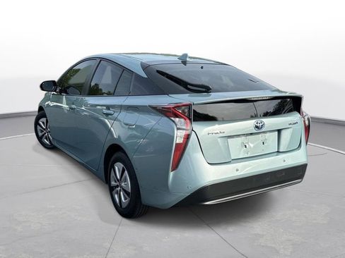 Used 2018 Toyota Prius Four w/ Advanced Technology Package image 8