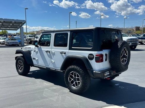 Used 2025 Jeep Wrangler Unlimited Rubicon AWD/4WD image 21
