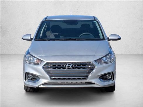 Used 2022 Hyundai Accent SEL image 2