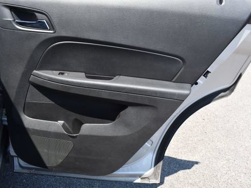 Used 2017 Chevrolet Equinox LS FWD image 37