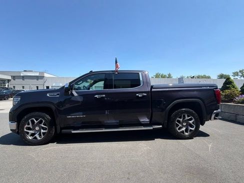 Used 2022 GMC Sierra 1500 SLT w/ SLT Premium Plus Package AWD/4WD image 4