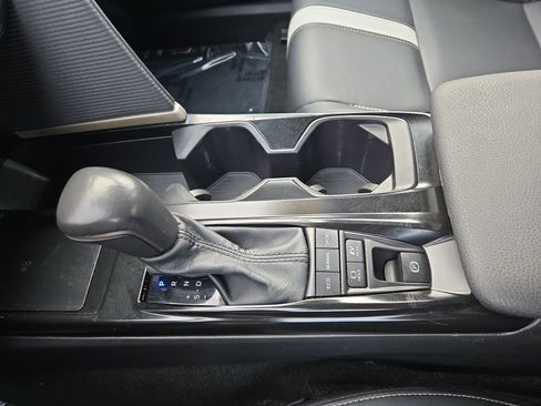 Used 2025 Toyota Camry LE image 21