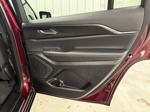 New 2025 Jeep Grand Cherokee L Laredo image 10