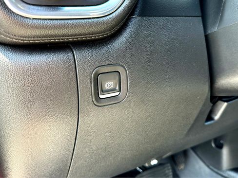 Used 2021 Chevrolet Silverado 3500 LT w/ Convenience Package image 15