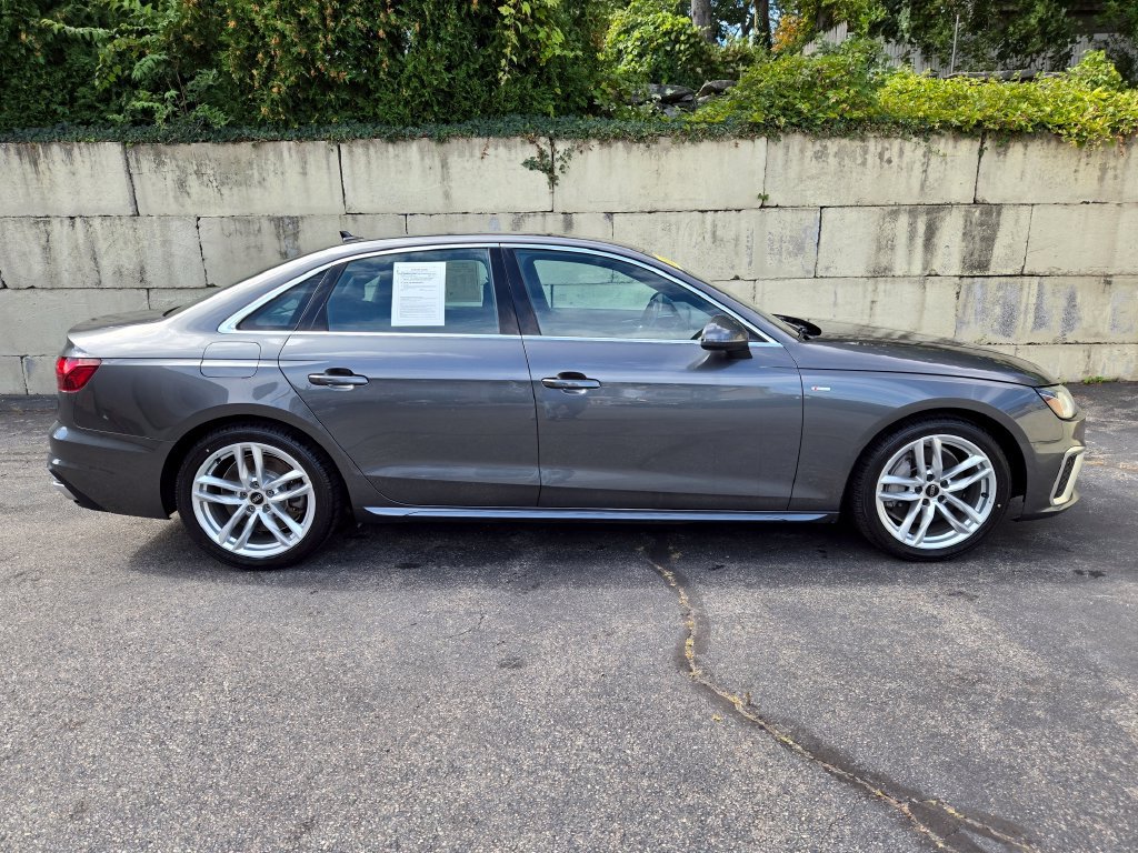 Used 2022 Audi A4 2.0T Premium Plus w/ Premium Plus Package AWD/4WD image 3