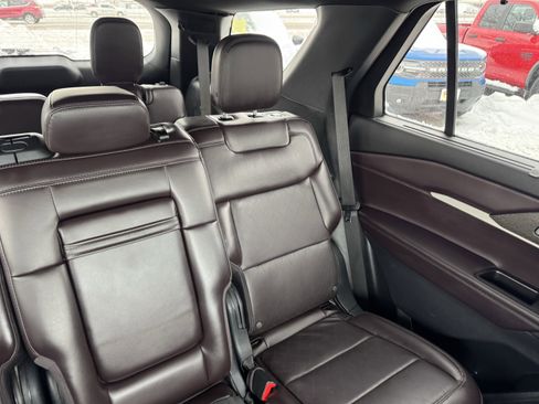 Certified 2025 Ford Explorer Platinum image 14