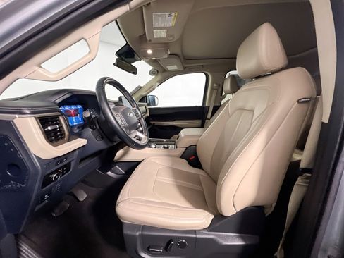 Used 2023 Ford Expedition Max Limited image 14