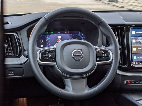 Certified 2025 Volvo XC60 B5 Plus image 14