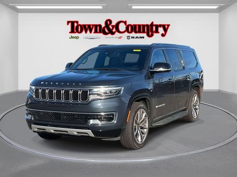 Used 2024 Jeep Wagoneer L Series II w/ Premium Group I image 3