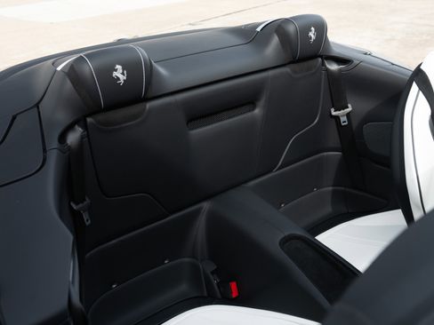 Used 2025 Ferrari Roma Spider image 27