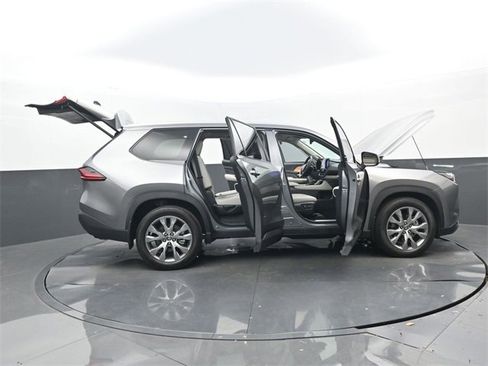 Used 2025 Toyota Grand Highlander FWD image 34