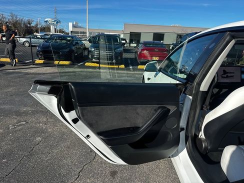 Used 2023 Tesla Model 3 Standard Range image 24