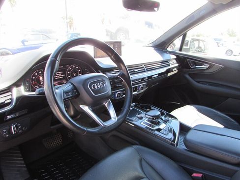 Used 2017 Audi Q7 3.0T Premium Plus w/ Premium Plus Package AWD/4WD image 9