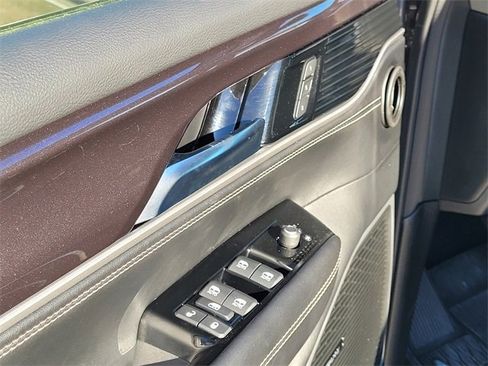 Used 2024 Jeep Wagoneer L 4WD w/ Premium Group I image 21