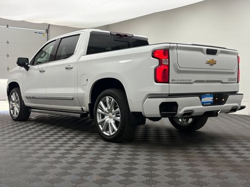 Used 2023 Chevrolet Silverado 1500 High Country AWD/4WD image 13