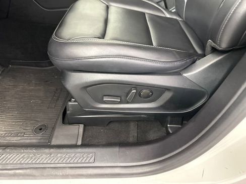 Used 2022 Ford Explorer XLT w/ Equipment Group 202A AWD/4WD image 21