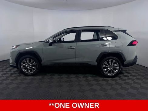 Used 2022 Toyota RAV4 XLE Premium image 5