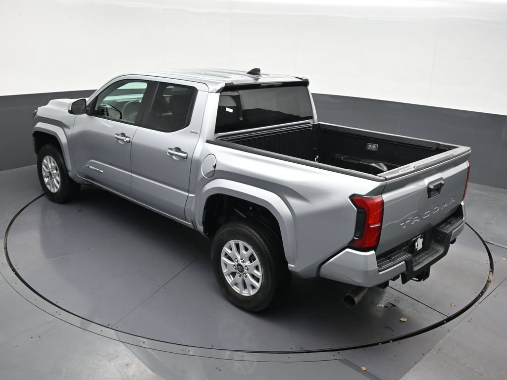 Used 2025 Toyota Tacoma SR5 RWD image 19