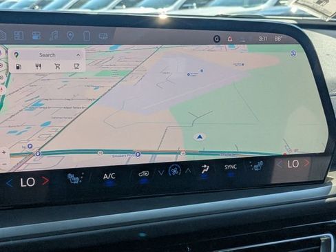 New 2025 Chevrolet Traverse LT w/ Enhanced Driving Package image 24