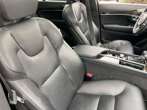 Used 2019 Volvo XC90 T6 Momentum w/ Protection Package Premier image 25