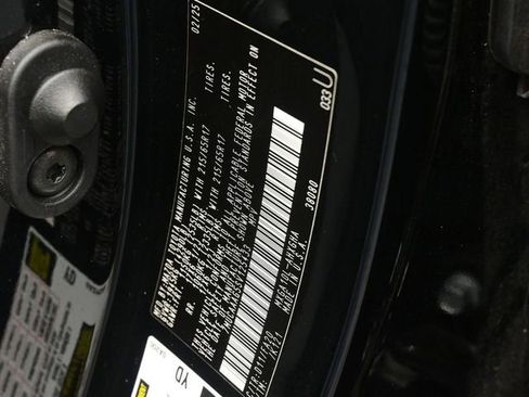 Certified 2025 Toyota Corolla Cross LE image 20