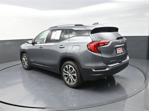 Used 2021 GMC Terrain SLT image 5