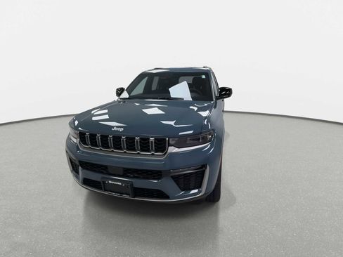 New 2026 Jeep Grand Cherokee L Limited AWD/4WD image 4