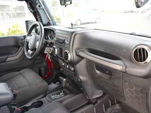Used 2012 Jeep Wrangler Unlimited Sport AWD/4WD image 16