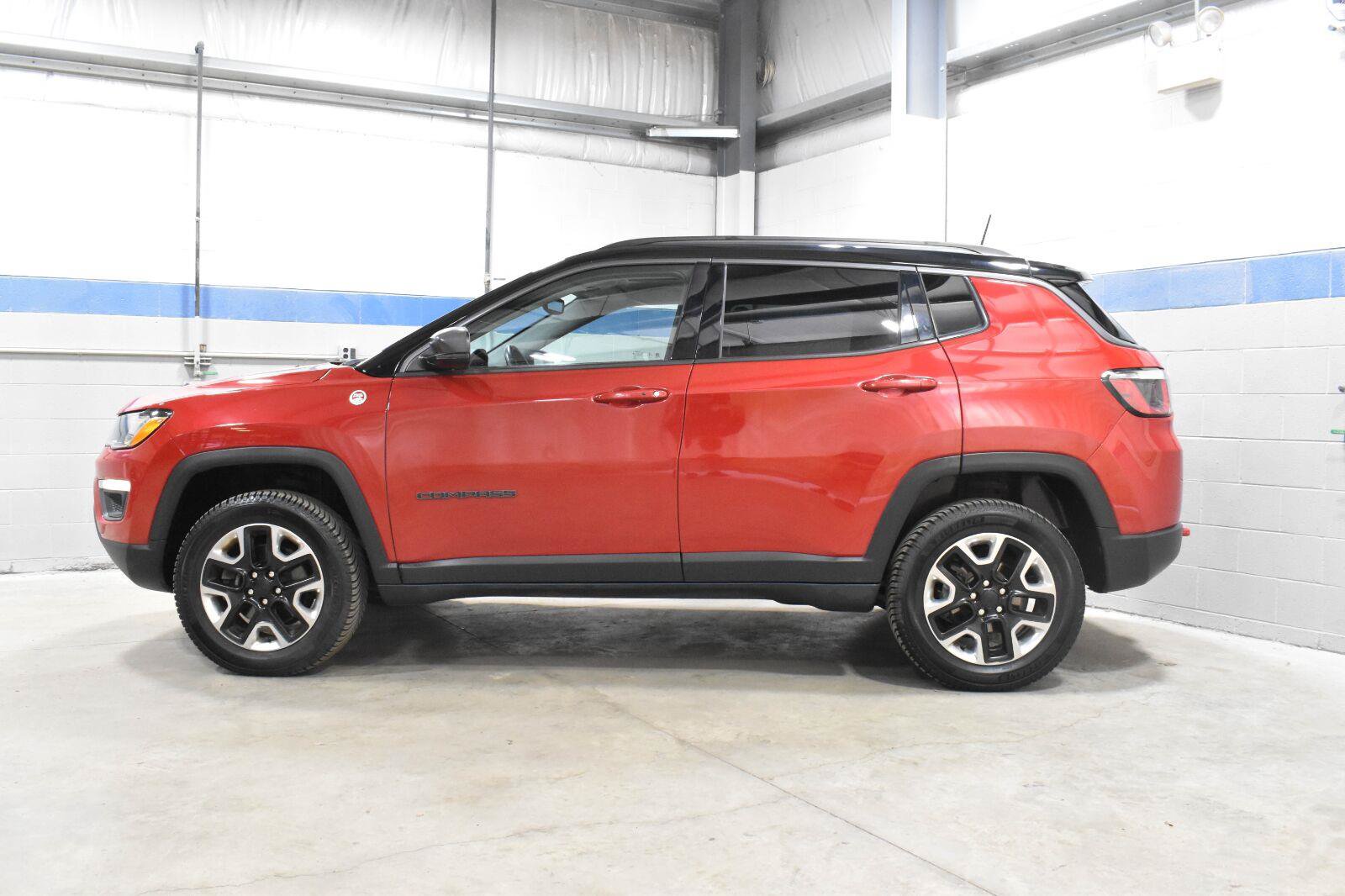Used 2017 Jeep Compass Trailhawk w/ Leather Interior Group AWD/4WD image 23