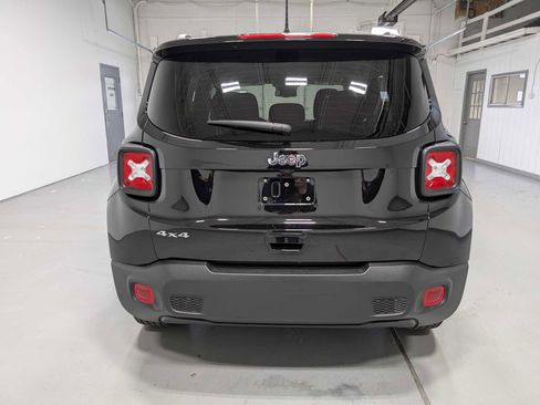 Used 2023 Jeep Renegade Latitude w/ Premium Group image 10