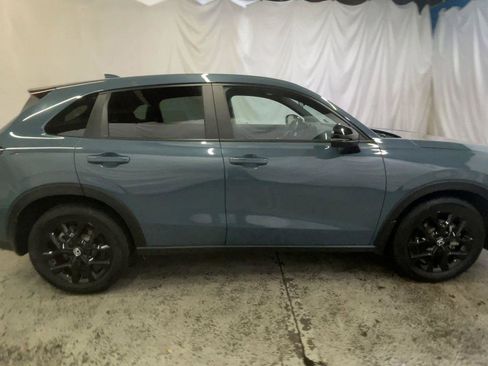 Used 2025 Honda HR-V Sport image 9