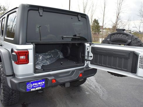 Used 2024 Jeep Wrangler Unlimited Sport AWD/4WD image 32
