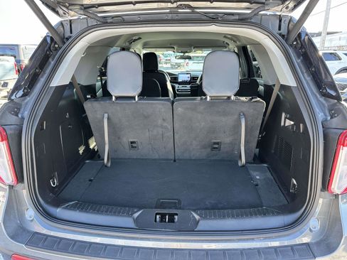 Used 2023 Ford Explorer XLT w/ Equipment Group 202A image 8