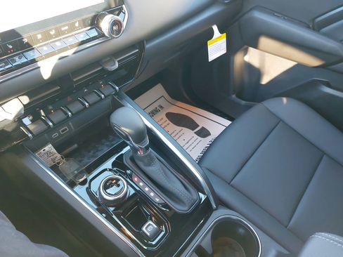 New 2026 GMC Canyon Elevation w/ Convenience Package image 26