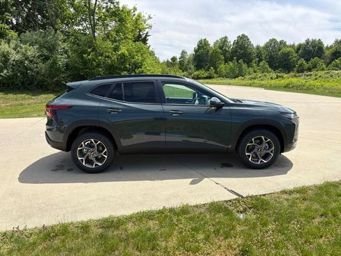 New 2026 Chevrolet Trax LT w/ LT Convenience Package FWD image 10
