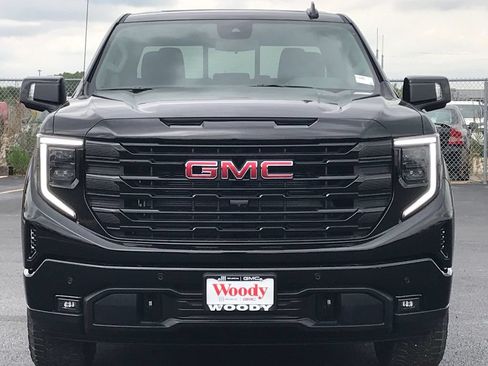 New 2026 GMC Sierra 1500 Elevation w/ Elevation Premium Package AWD/4WD image 4