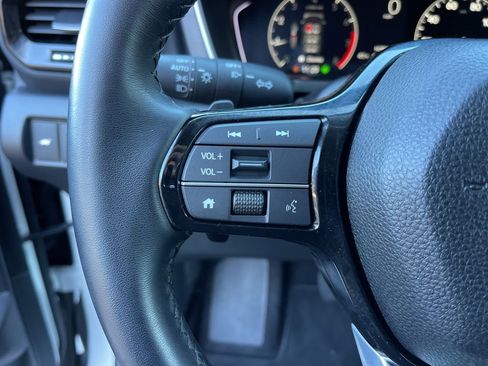 Used 2025 Honda Pilot EX-L image 18