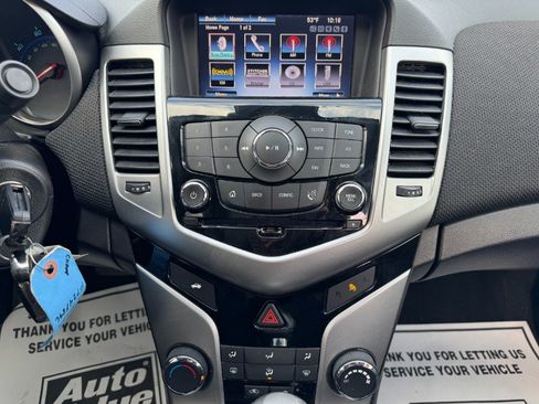 Used 2015 Chevrolet Cruze LT image 22