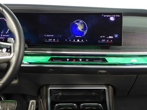 Used 2023 BMW 740i w/ Parking Assistance Package image 25