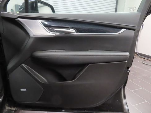 Used 2025 Cadillac XT5 Premium Luxury image 14