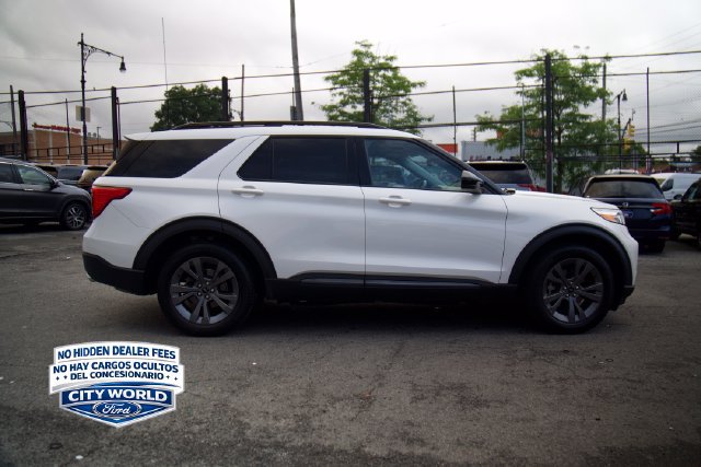 Certified 2023 Ford Explorer XLT w/ Equipment Group 202A AWD/4WD image 2
