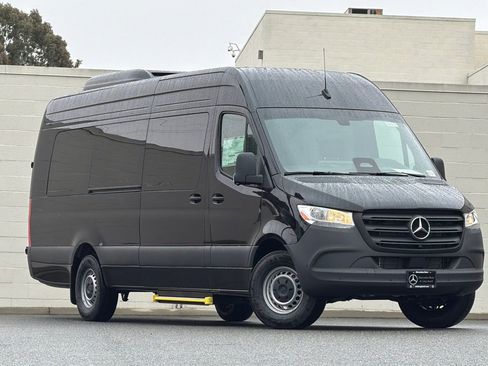 New 2026 Mercedes-Benz Sprinter 2500 image 2
