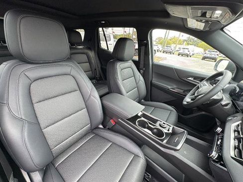 New 2026 Chevrolet Equinox LT w/ Convenience Package II FWD image 9