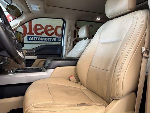 Used 2017 Ford F250 Lariat w/ Lariat Ultimate Package image 16